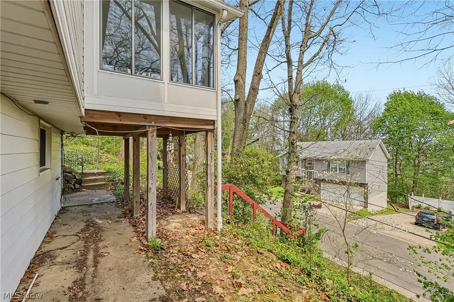 2060 6th Sw Street, Akron, OH 44314 - #3