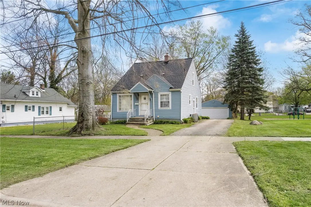 1037 Hardesty Boulevard, Akron, OH 44320 - #1