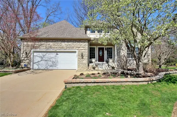 123 Hampton Court, Bratenahl, OH 44108