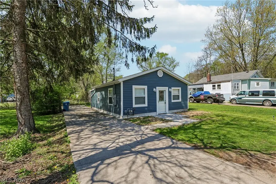 1424 5th Street, Lakemore, OH 44250 - #3