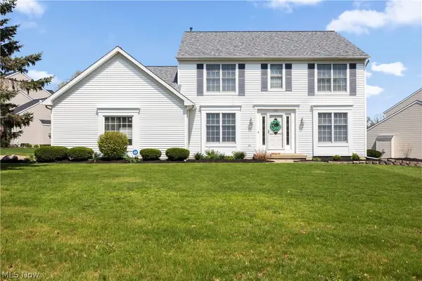 945 Red Tailed Lane, Amherst, OH 44001