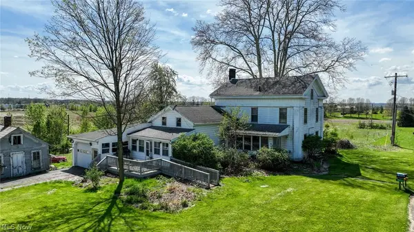 8212 White Road, Burbank, OH 44214