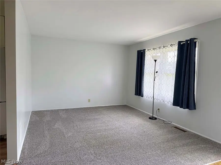 421 Linwood Drive, Alliance, OH 44601 - #2