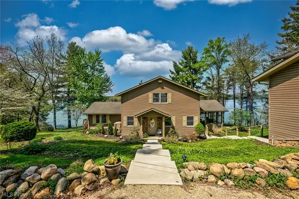 2873 Lodge Sw Road, Sherrodsville, OH 44675