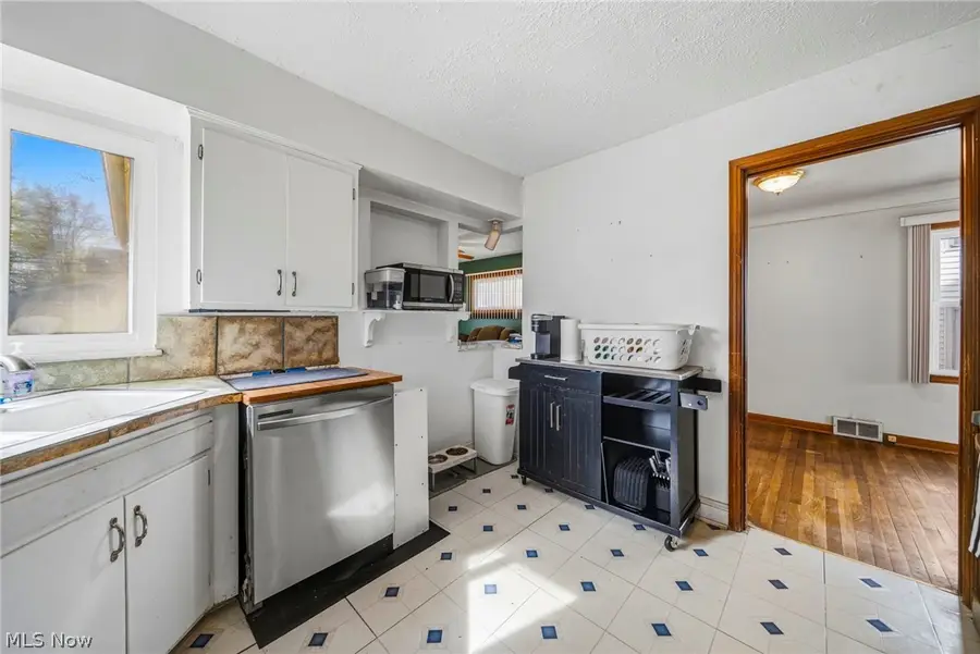21790 Kennison Avenue, Euclid, OH 44123 - #3
