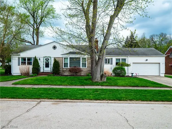 4765 W 220th Street, Fairview Park, OH 44126