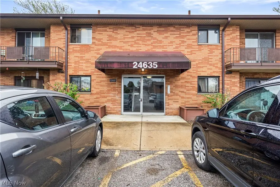 24635 Clareshire Drive #203, North Olmsted, OH 44070 - #2