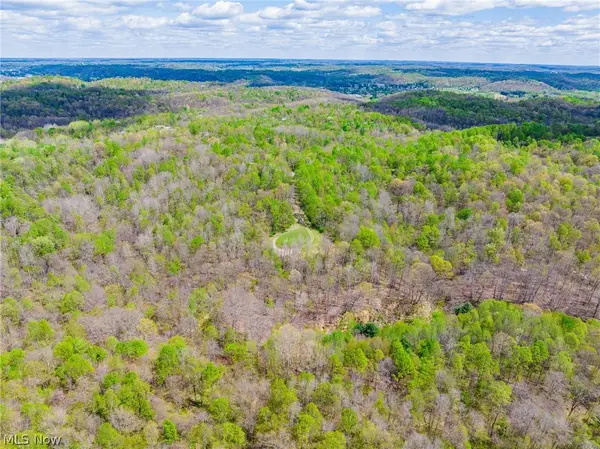 Dennis Road, Zanesville, OH 43701