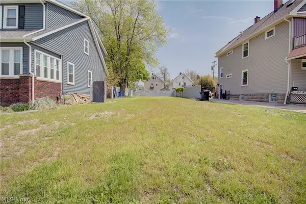 1283 W 106th Street, Cleveland, OH 44102