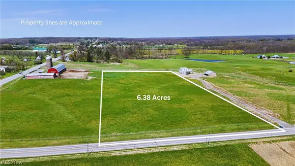 Burton Windsor Rd, Middlefield, OH 44062