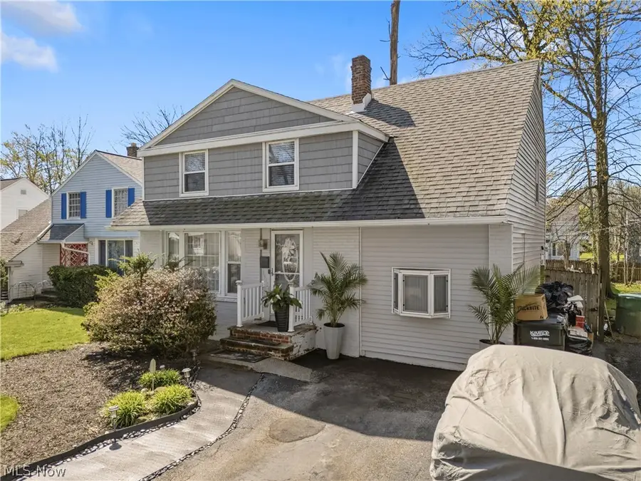 19406 Wickfield Avenue, Warrensville Heights, OH 44122 - #2