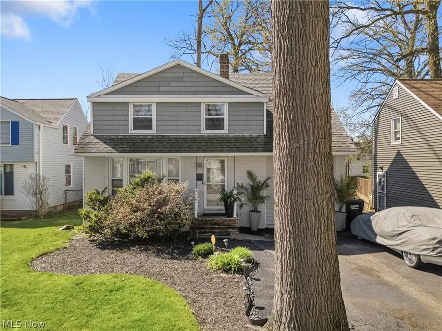 19406 Wickfield Avenue, Warrensville Heights, OH 44122 - #3