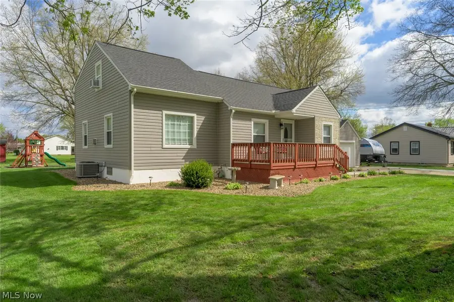 140 Edward Nw Street, Champion, OH 44483 - #2