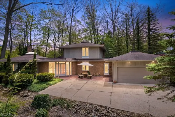 17571 Merry Oaks Trail, Chagrin Falls, OH 44023