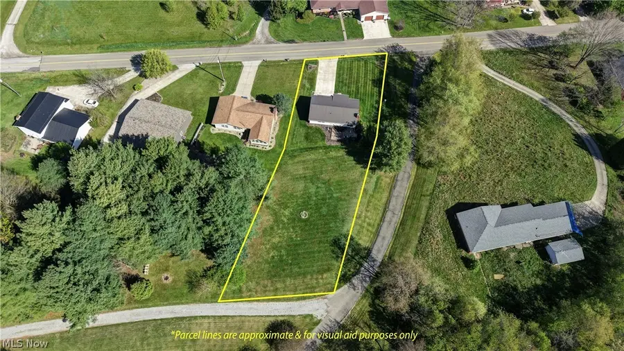 592 Hilan Sw Avenue, New Philadelphia, OH 44663 - #2