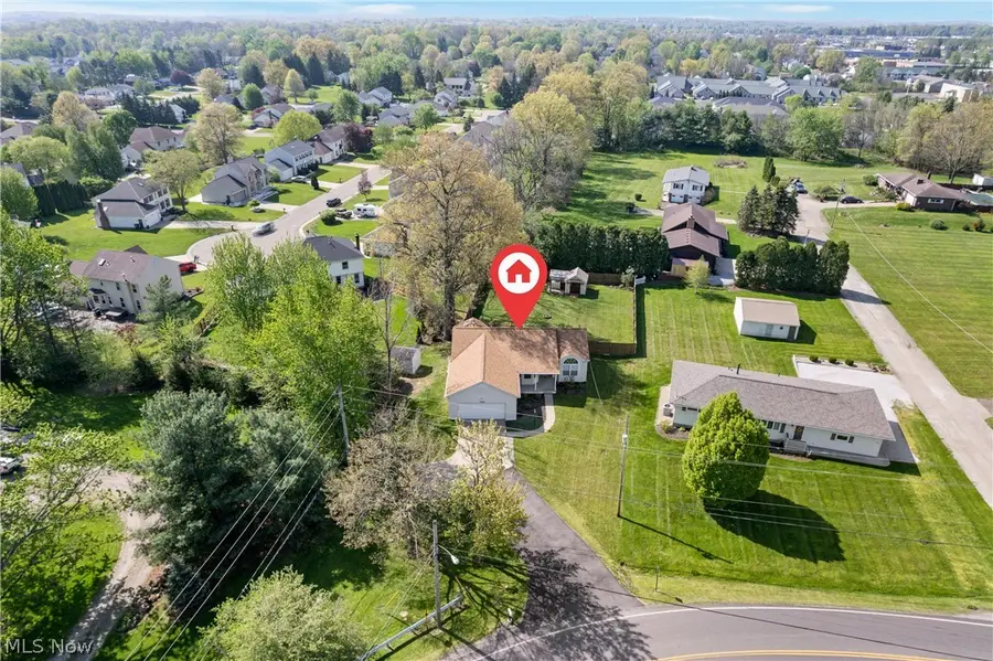 3008 Mount Pleasant Nw Street, North Canton, OH 44720 - #2