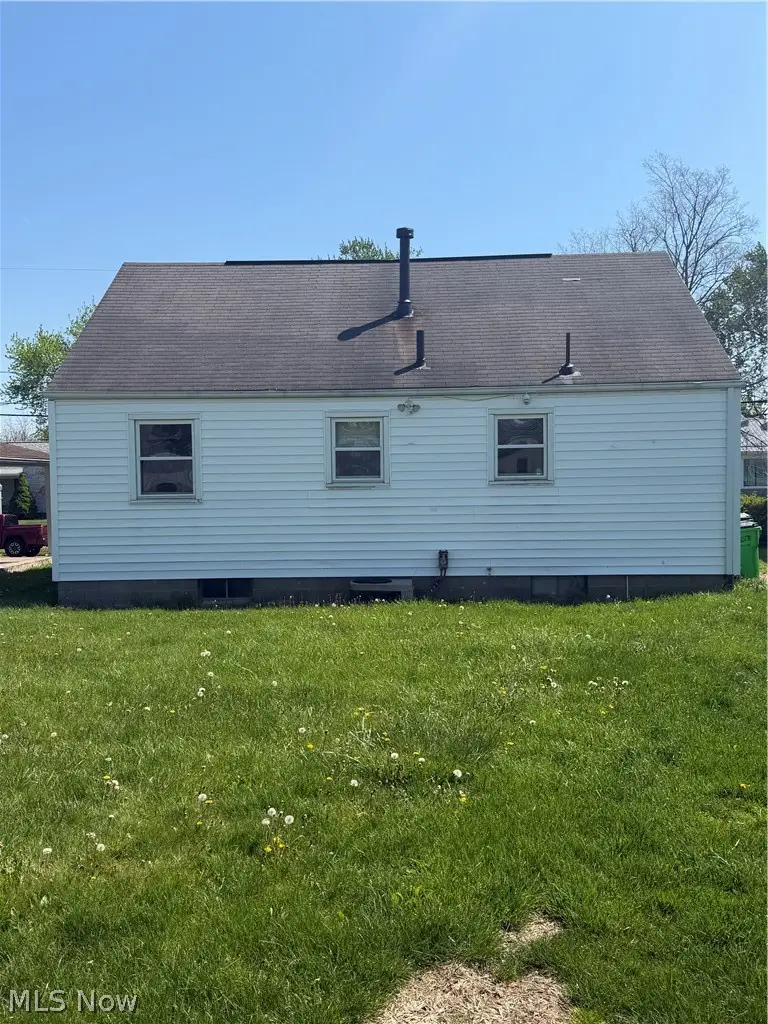 809 12th Sw Street, Massillon, OH 44647 - #3