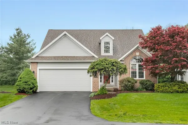 90 Lake Pointe Circle, Canfield, OH 44406