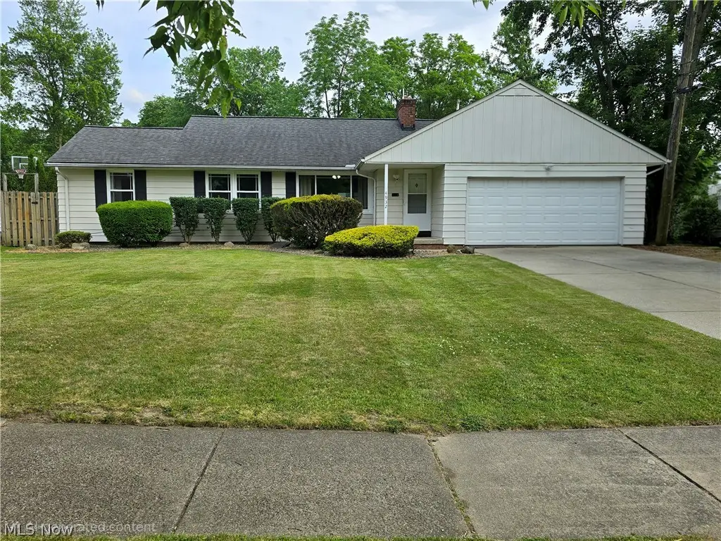 4932 Glenlyn Road, Lyndhurst, OH 44124 - #1