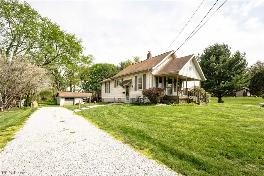 518 Hoover Se Place, Hartville, OH 44632 - #3