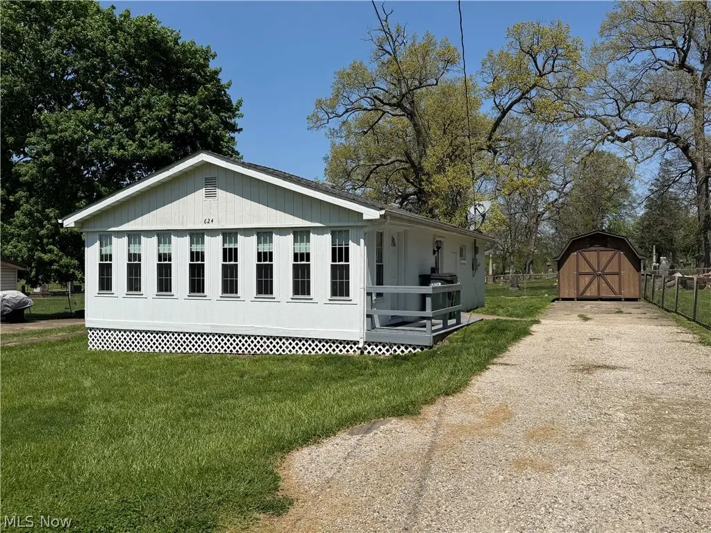 624 Cemetery Street, Coshocton, OH 43812 - #1
