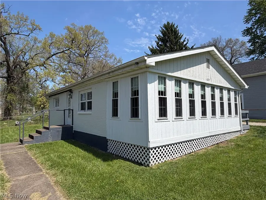 624 Cemetery Street, Coshocton, OH 43812 - #2