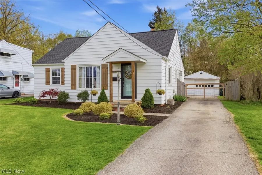 24193 Hedgewood Avenue, Westlake, OH 44145 - #2