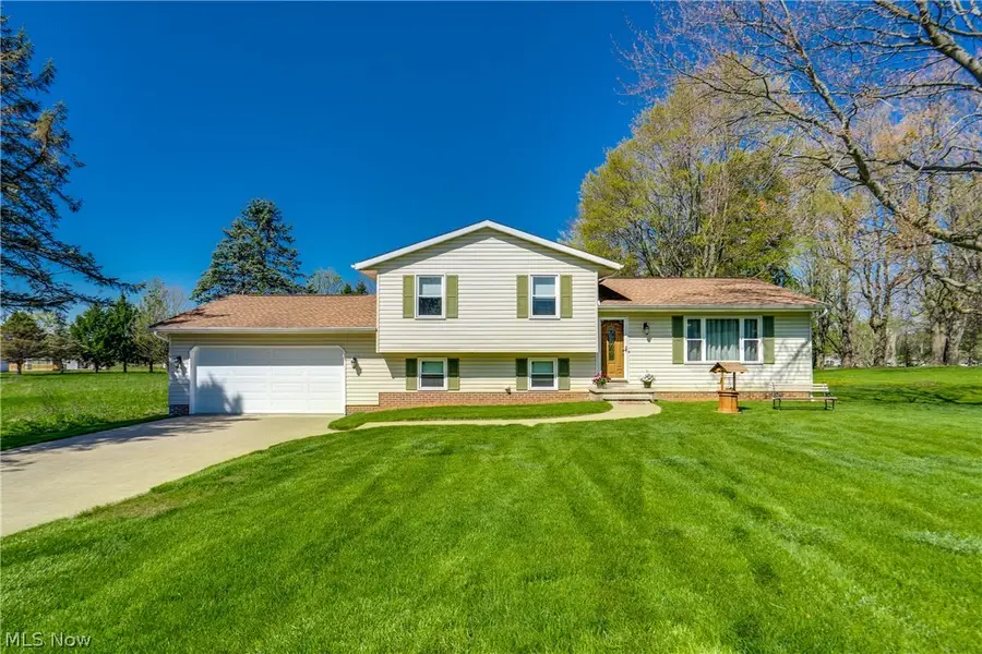 5029 Broadway Ne Avenue, Louisville, OH 44641 - #2