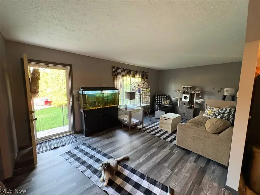 503 Meadowridge Nw Avenue, Canton, OH 44708 - #3