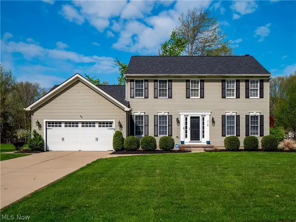 718 Wedgewood Drive, Avon Lake, OH 44012