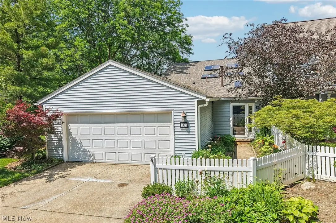 838 Lynnhaven Lane, Akron, OH 44313 - #1