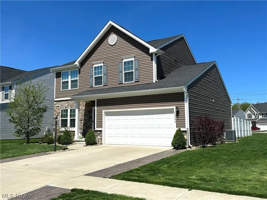 36582 Stockport Mill Drive, North Ridgeville, OH 44039 - #2