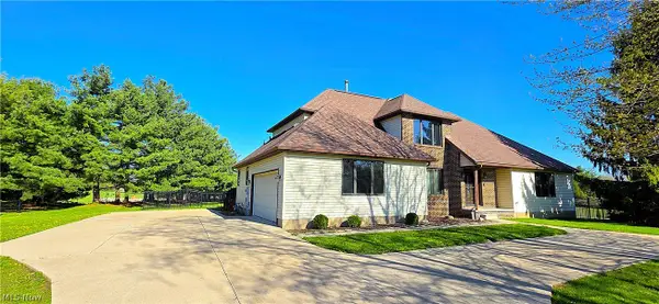 1665 Stony Hill Road, Hinckley, OH 44233