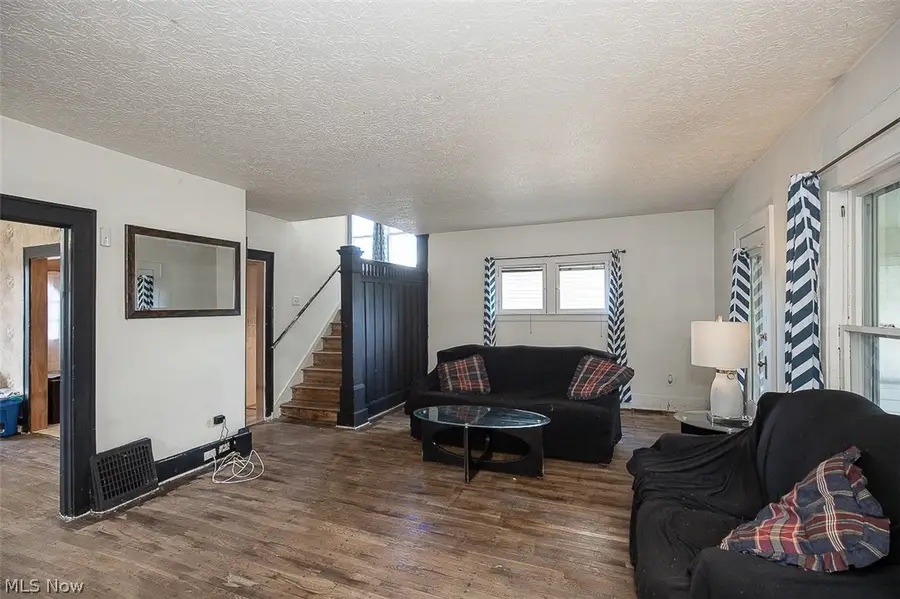 962 Woodward Avenue, Akron, OH 44310 - #3