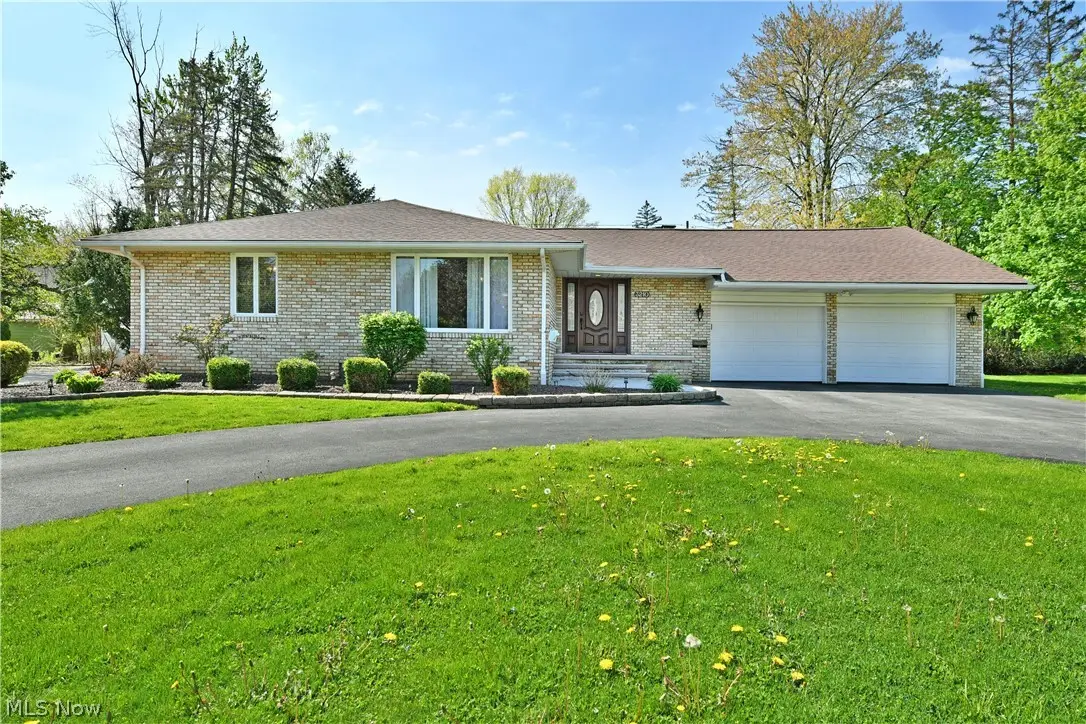 3210 Halsey Ne Drive, Warren, OH 44483 - #1