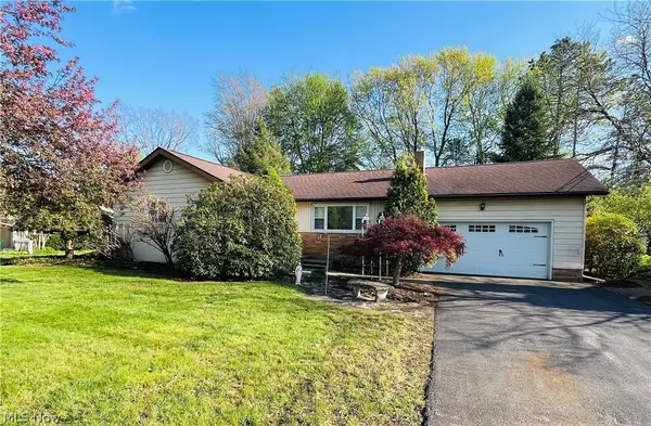 211 Square Drive, Madison, OH 44057