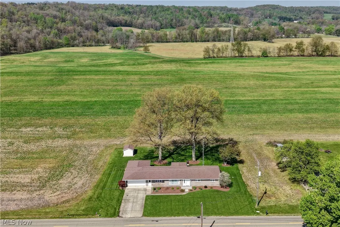 7090 Winfield Strasburg Nw Road, Strasburg, OH 44680 - #1