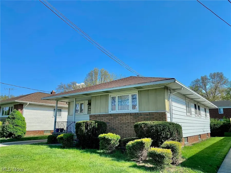 24350 Stephen Avenue, Euclid, OH 44123 - #2