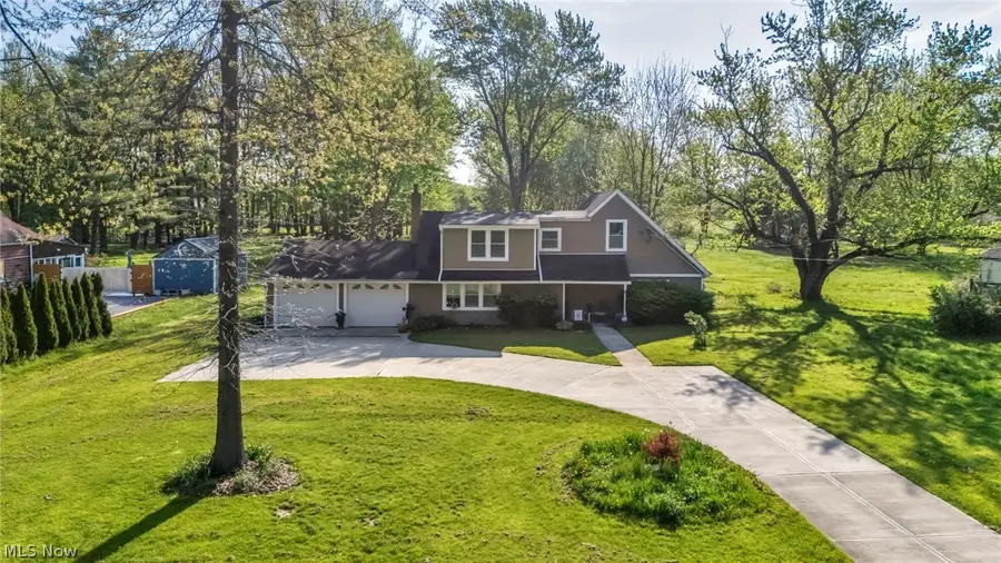 8689 Stearns Road, Olmsted, OH 44138 - #2