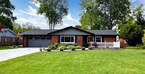 28601 Holly Drive, North Olmsted, OH 44070