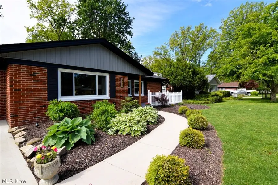 28601 Holly Drive, North Olmsted, OH 44070 - #3