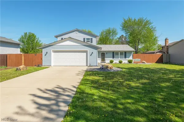 404 Oaknoll Drive, Amherst, OH 44001