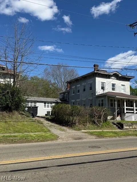 672 3rd Se Street, Massillon, OH 44646