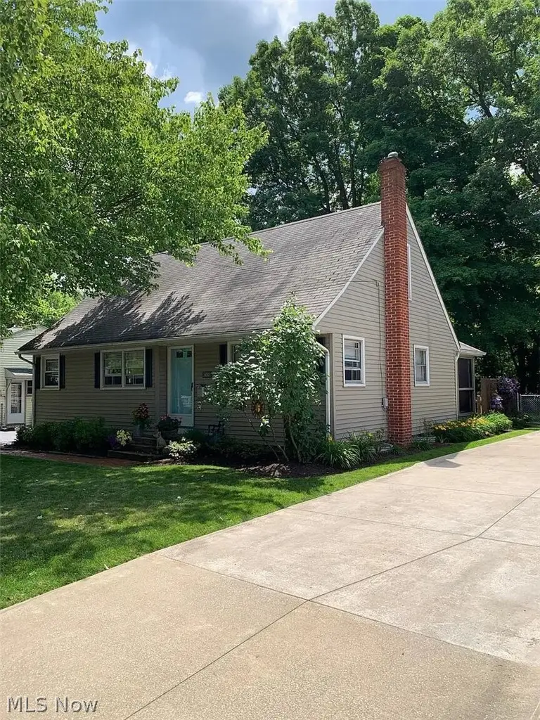 450 Bell Street, Chagrin Falls, OH 44022 - #2