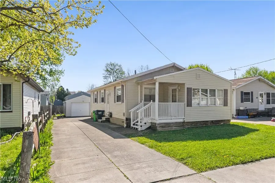 331 Elmwood Avenue, Barberton, OH 44203 - #2