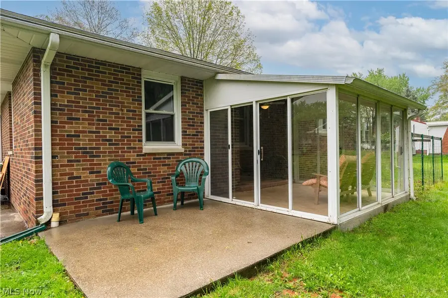 1213 Pleasantview Se Avenue, North Canton, OH 44720 - #3
