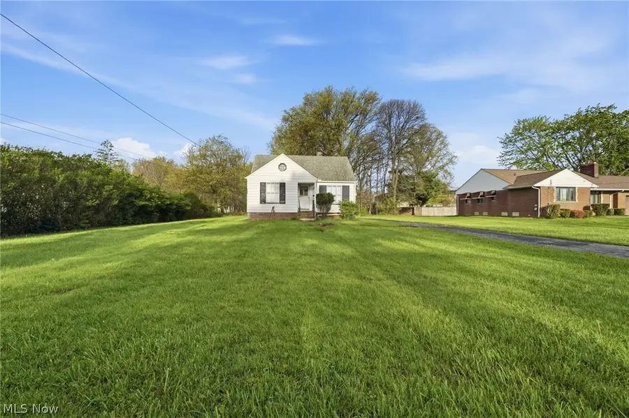 6210 Crossview Road, Seven Hills, OH 44131 - #2