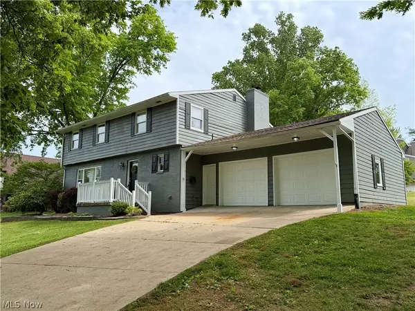 21 Cherry Hills Drive, Belpre, OH 45714