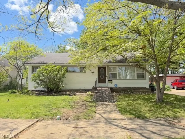 1016 Union Nw Avenue, New Philadelphia, OH 44663 - #1