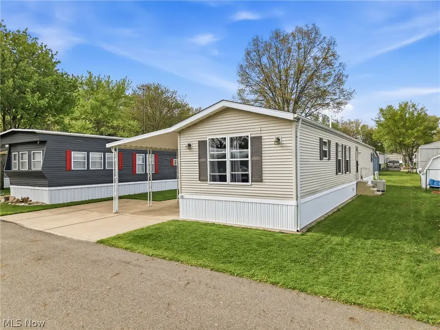 18 Oakwood Drive, Beloit, OH 44609 - #3